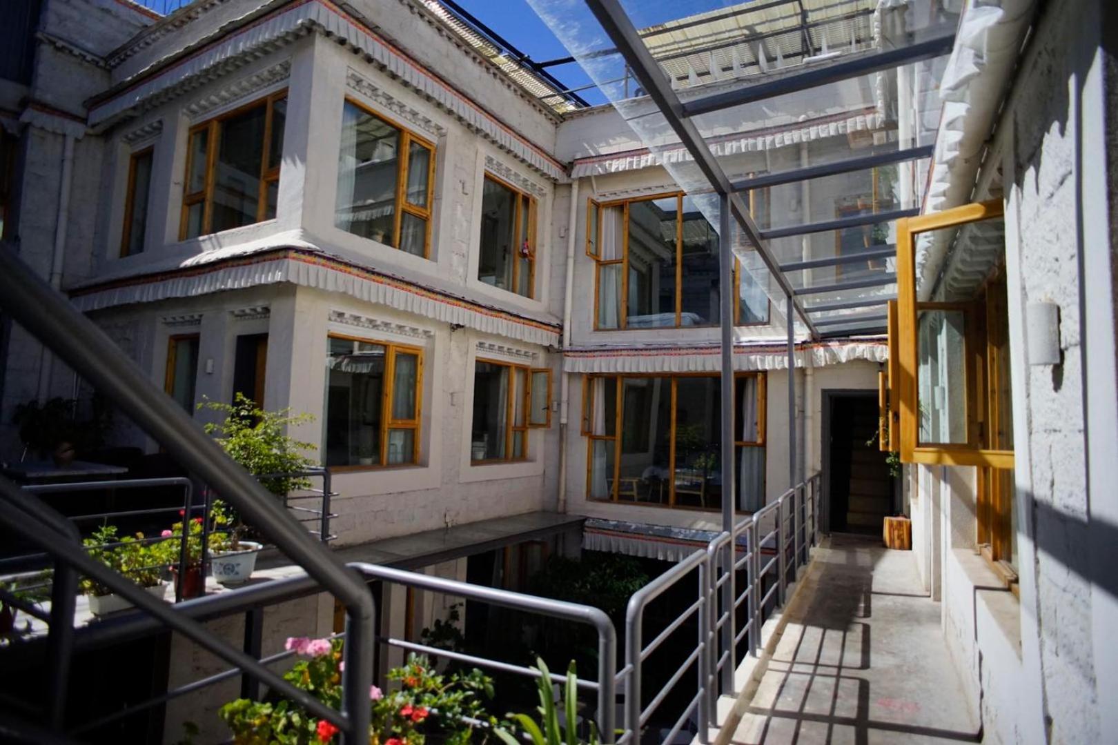 Fengma Feiyang Hostel Lhasa Buitenkant foto