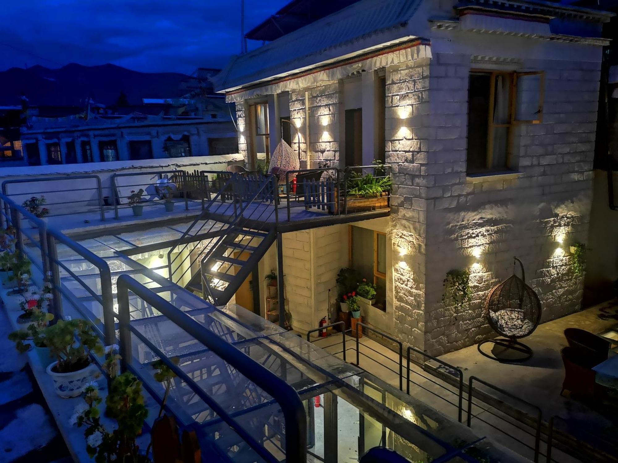 Fengma Feiyang Hostel Lhasa Buitenkant foto