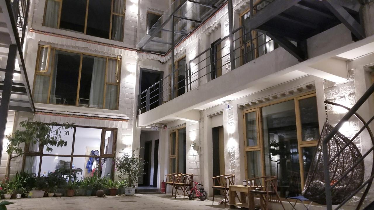 Fengma Feiyang Hostel Lhasa Buitenkant foto